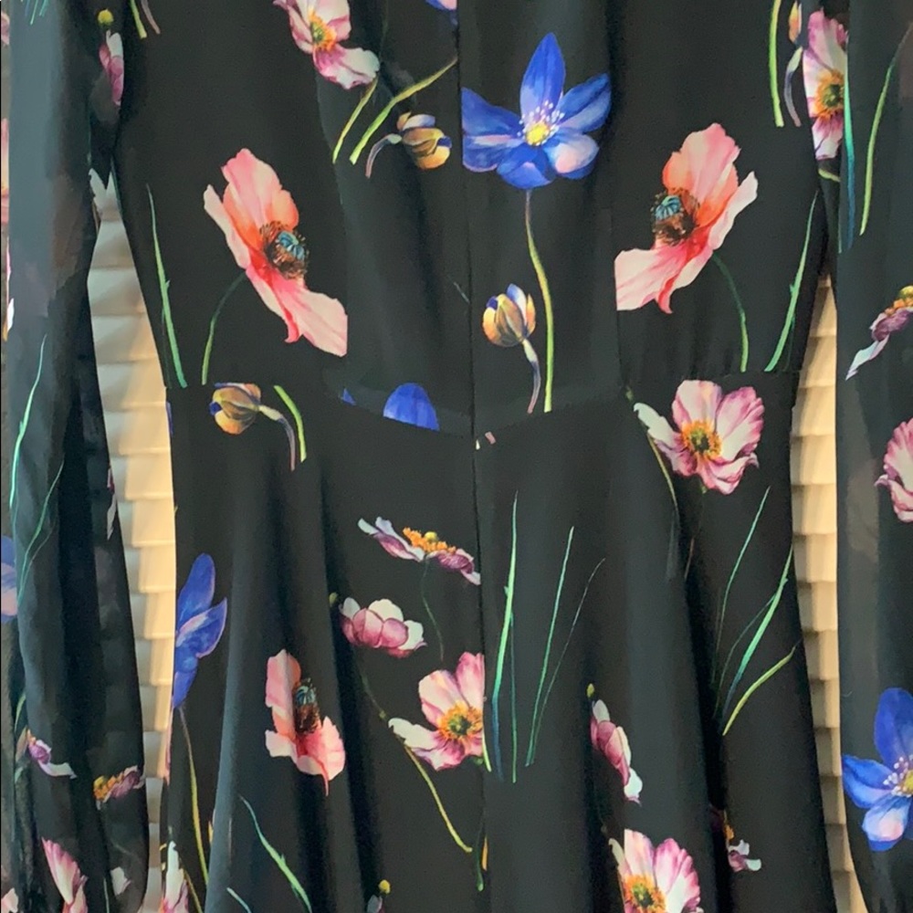 Dress - Picture 6 of 7